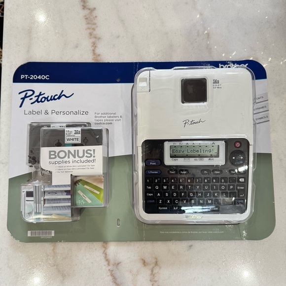 Brother P-touch label maker kit PT-2040C with 2 TZe tapes and supplies NEW - Picture 1 of 8